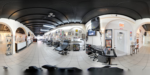 Tattoo Shop «Royal Flesh Tattoo and Piercing», reviews and photos, 4005 N Broadway St, Chicago, IL 60613, USA