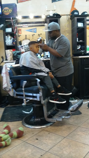 Barber Shop «cutties barber shop», reviews and photos, 1636 E Southern Ave, Phoenix, AZ 85040, USA