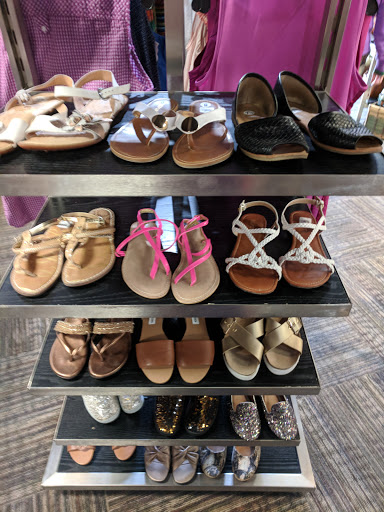 Boutique «Blue, a Goodwill Boutique - Tacoma», reviews and photos, 2520 N Proctor St, Tacoma, WA 98406, USA