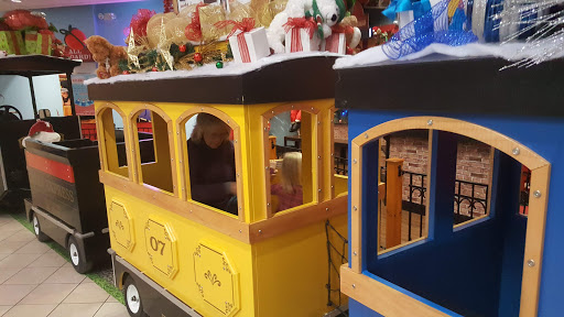 Shopping Mall «Stratford Square Mall», reviews and photos, 152 Stratford Dr, Bloomingdale, IL 60108, USA