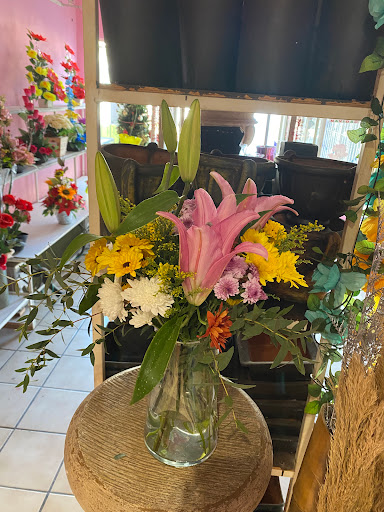 Florist La Flor de Liz florería en  en la zona El Chamizal, Mauricio Castro