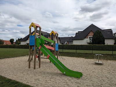 Aire de jeux pour enfants à Mézidon Vallée d'Auge
