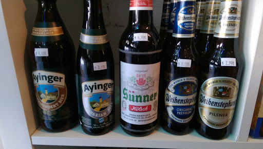 Liquor Store «Louisville Beer Store», reviews and photos, 746 E Market St, Louisville, KY 40202, USA