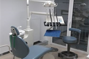 Dental Area-Οδοντιατρος-Περιοδοντολογος-Οδοντικα Εμφυτεύματα-Παιδοδοντία-Ορθοδοντική-Ενδοδοντιστής image