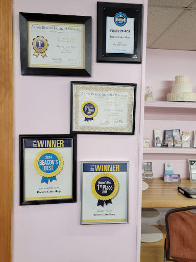 Bakery «Reeves Cake Shop», reviews and photos, 2770 Cory Ave, Akron, OH 44314, USA