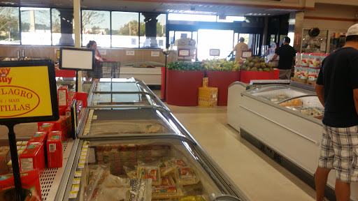 Supermarket «Rowes Supermarkets», reviews and photos, 5435 Blanding Blvd, Jacksonville, FL 32244, USA