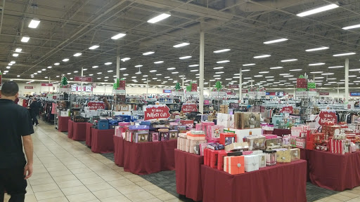 Clothing Store «Burlington Coat Factory», reviews and photos, 8204 S Orange Blossom Trail, Orlando, FL 32809, USA