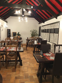 Atmosphère du Restaurant français Auberge de Montfaucon à Attiches - n°9