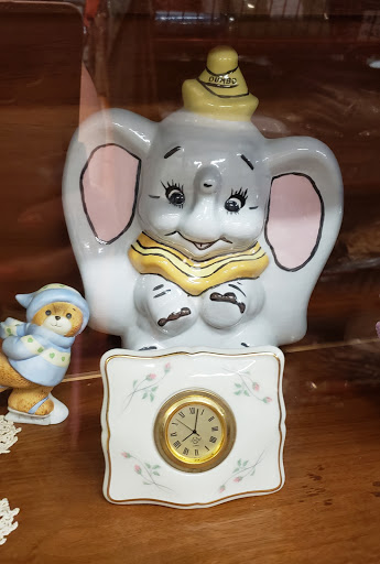 Thrift Store «Hand to Hand Thrift Store», reviews and photos, 785 Terryville Ave, Bristol, CT 06010, USA