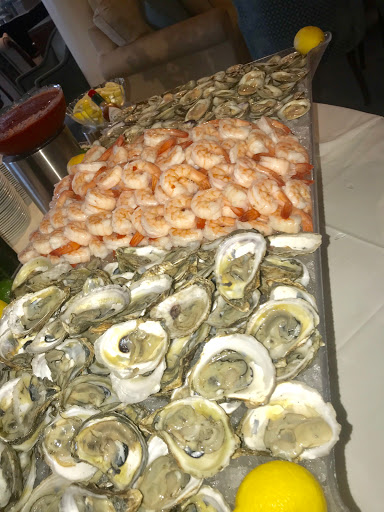 Golf Course «Fresh Meadow Country Club», reviews and photos, 255 Lakeville Rd, Lake Success, NY 11020, USA