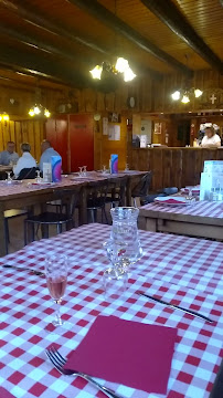Atmosphère du Restaurant français Bar Restaurant La Grange à Fontcouverte-la-Toussuire - n°10