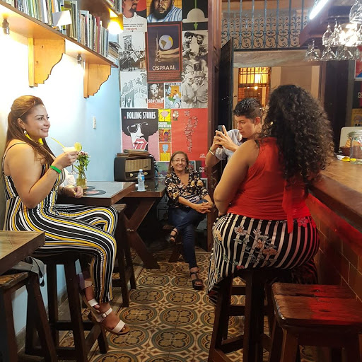 Bohemia Habana Bar Libreria