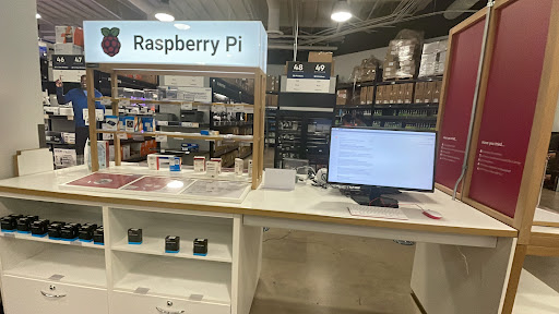 Micro Center image
