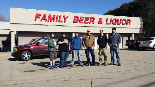 Beer Store «Family Beer & Liquor Store», reviews and photos, 20200 US Rte 20 Frontage Rd, East Dubuque, IL 61025, USA