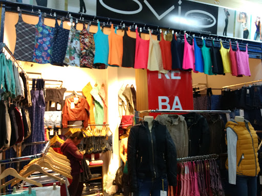 Stores to buy women's baggy pants Santa Cruz