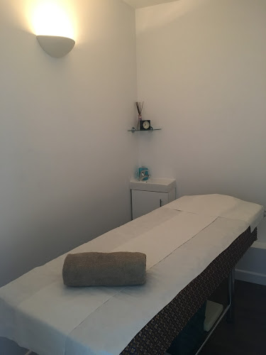 Om health and beauty - Massage therapist