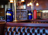 Atmosphère du Restaurant de viande GOLD EAGLES Restaurant Brasserie Pub à Marseille - n°3