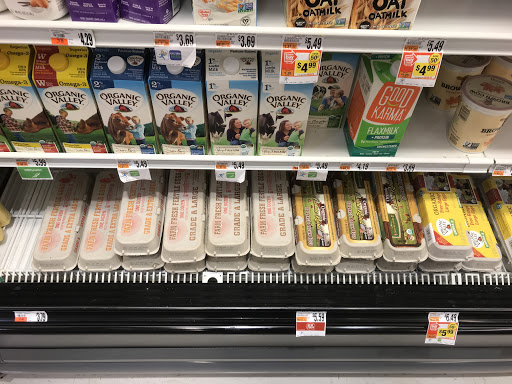 Grocery Store «Giant Food Stores», reviews and photos, 216 E Fairmount St, Coopersburg, PA 18036, USA