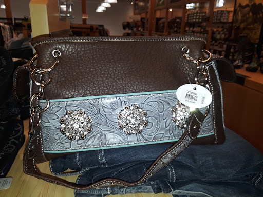 Animal Feed Store «Wilco Farm Store», reviews and photos, 664 W Baseline St, Cornelius, OR 97113, USA