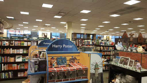 Book Store «Barnes & Noble», reviews and photos, 2000 E Rio Salado Pkwy #1032, Tempe, AZ 85281, USA