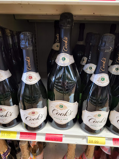 Wine Store «Wine Outlet», reviews and photos, 10 Meadowlands Pkwy, Secaucus, NJ 07094, USA