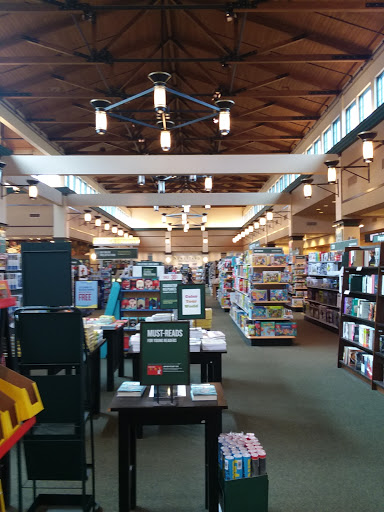 Book Store «Barnes & Noble», reviews and photos, 235 Daniel Webster Hwy, Nashua, NH 03060, USA