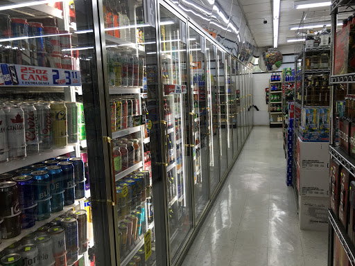 Liquor Store «Walton Liquor Store», reviews and photos, 4120 W Walton Blvd, Waterford Twp, MI 48329, USA