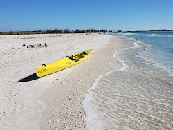 Foto di Keewaydin Island beach - luogo popolare tra gli intenditori del relax