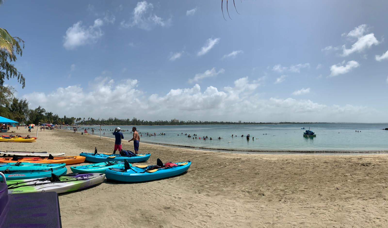 Foto di Punta Salinas beach e l'insediamento