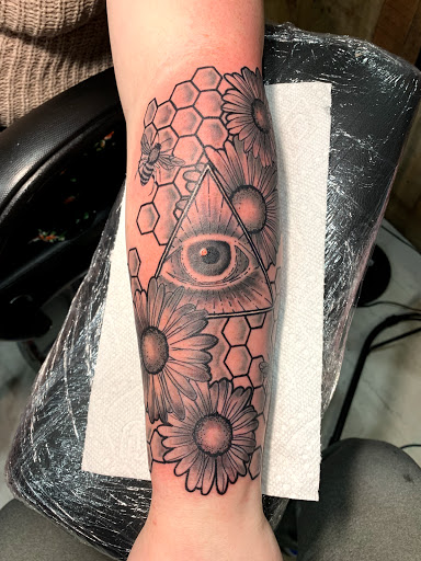 Explore couples tattoo ideas 2023, creative tattoo ideas in Cape Coral, available at UNRIVALED INK