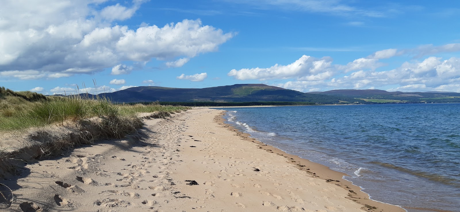 Foto af Embo Beach faciliteter område