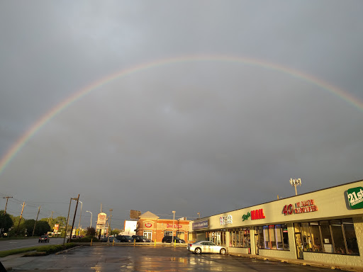 Liquor Store «21st Amendment Wine and Spirits», reviews and photos, 2201 E 62nd St E, Indianapolis, IN 46220, USA