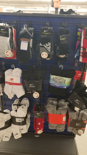 Sporting Goods Store «Big 5 Sporting Goods - Sunnyvale», reviews and photos, 721 Sunnyvale Saratoga Rd, Sunnyvale, CA 94087, USA