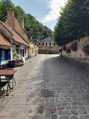 La Petite Fée Cousette à Montreuil-sur-Mer