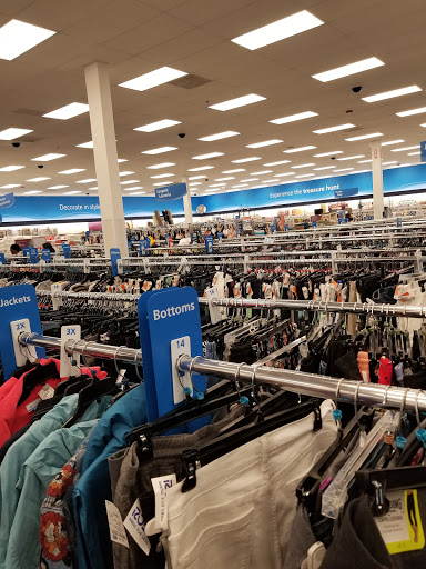 Clothing Store «Ross Dress for Less», reviews and photos, 1720 Douglas Rd, Oswego, IL 60543, USA