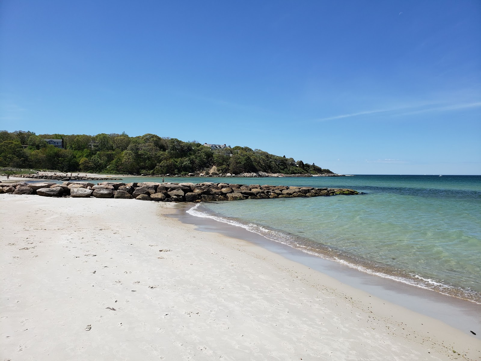 Foto av Old Silver Beach med turkosa vatten yta