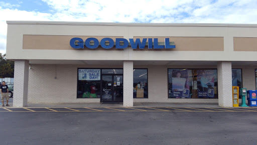 Thrift Store «Goodwill Store South Cleveland», reviews and photos, 220 Grove Ave SW, Cleveland, TN 37311, USA