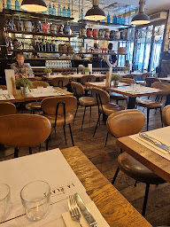 Photo n°37 de La Place à Neuilly-sur-Seine ()