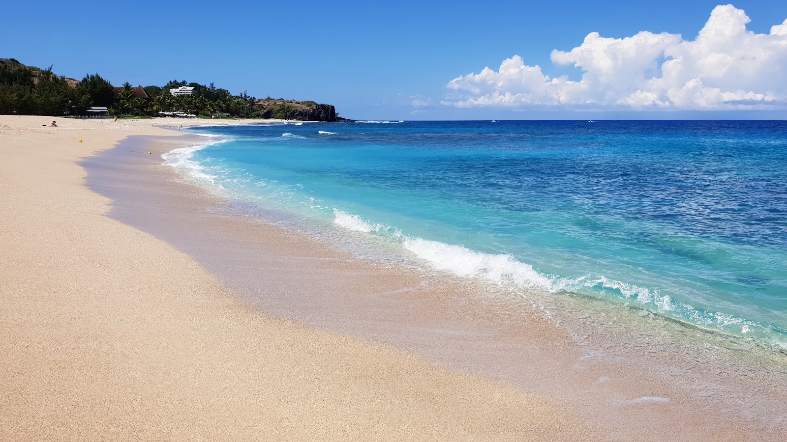 Photo of Boucan Canot Beach - popular place among relax connoisseurs