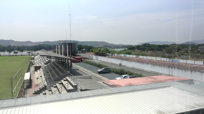 Opiniones de La Fortaleza en Guayaquil - Campo de fútbol