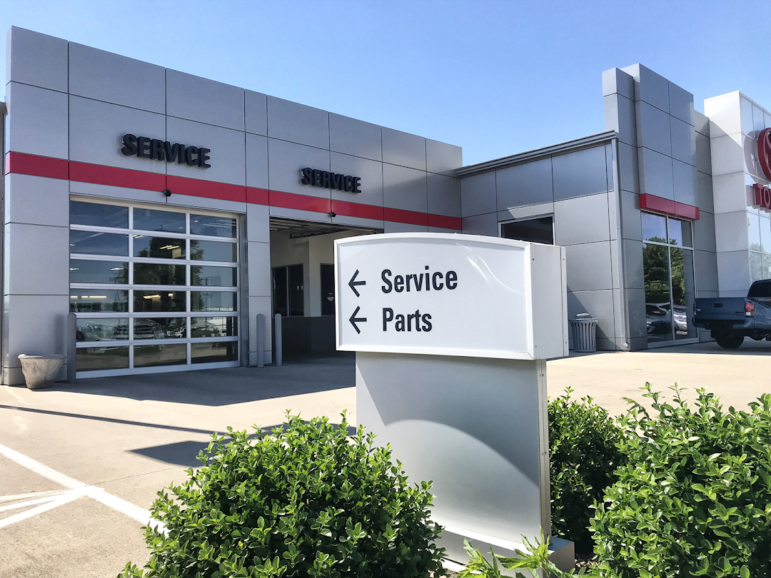 Toyota Service Center - Lewis Toyota