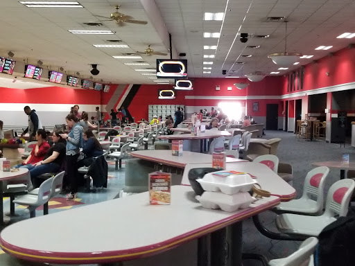 Bowling Alley «Brunswick Zone Hawthorn Lanes», reviews and photos, 316 Center Dr, Vernon Hills, IL 60061, USA
