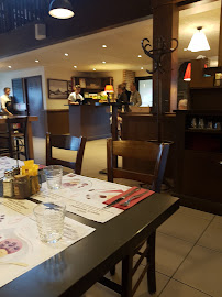 Atmosphère du Restaurant de grillades à la française Courtepaille à Saint-Apollinaire - n°20