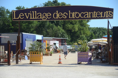 Magasin d'antiquités Le Village des brocanteurs Tignieu-Jameyzieu