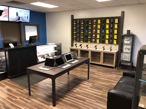 Electronics Repair Shop «Mr. Fix It Smart Phone & Computer Repair», reviews and photos, 3323 Bemiss Rd D, Valdosta, GA 31605, USA