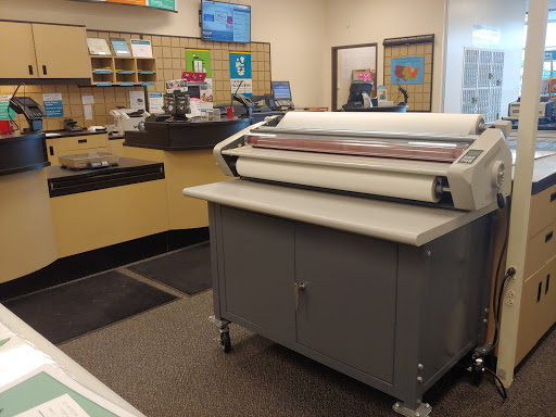 Shipping and Mailing Service «The UPS Store», reviews and photos, 17195 Silver Pkwy, Fenton, MI 48430, USA