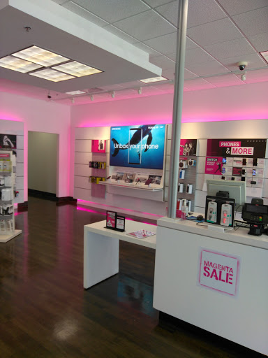 Cell Phone Store «T-Mobile», reviews and photos, 100 Promenade Pkwy A, Fayetteville, GA 30214, USA