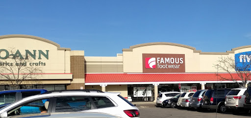 Shoe Store «Famous Footwear», reviews and photos, 2731 Plainfield Rd, Joliet, IL 60435, USA