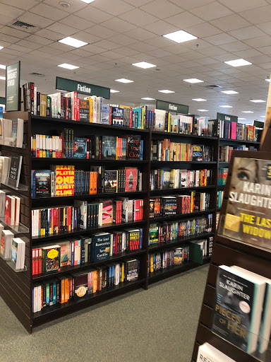 Book Store «Barnes & Noble», reviews and photos, 631 E Boughton Rd, Bolingbrook, IL 60440, USA