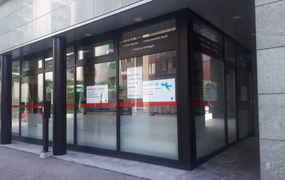 Corriere espresso e servizi per ufficio | MBE - Lugano